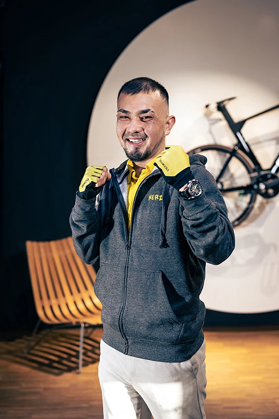 Porträt von Hadi Hassani, Verkauf