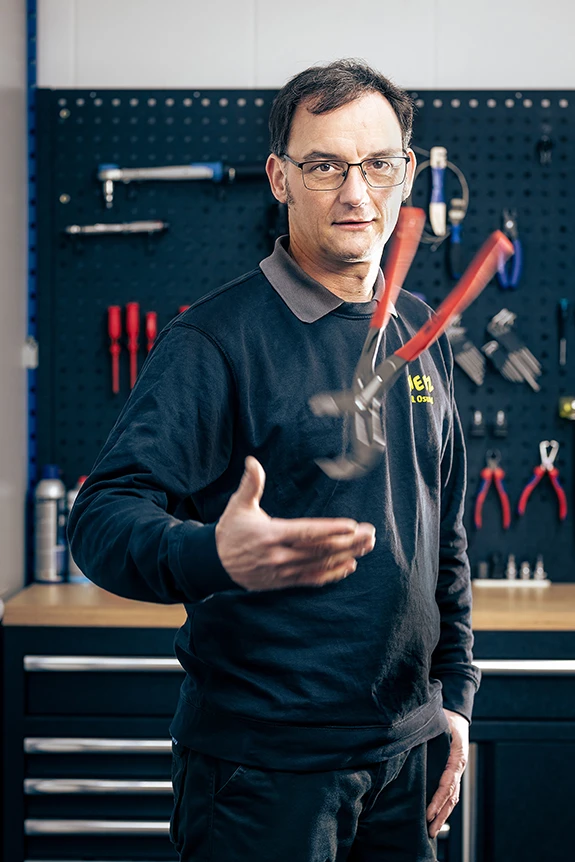 Porträt von Bernd Zepf, Werkstatt